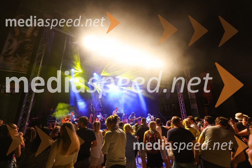 Pivo in cvetje 2021, petek