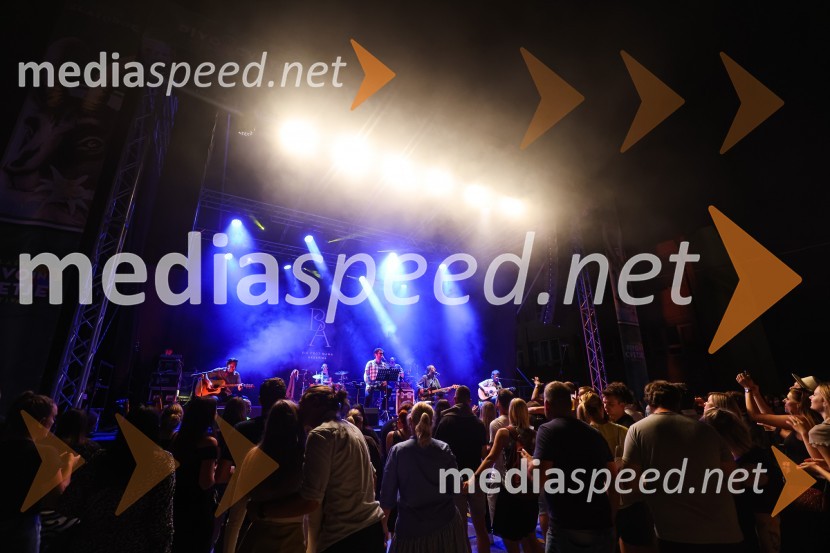 Pivo in cvetje 2021, petek