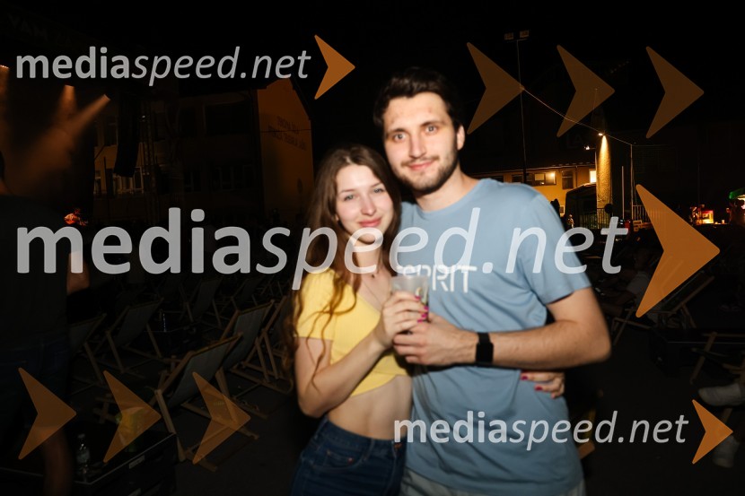 Pivo in cvetje 2021, petek