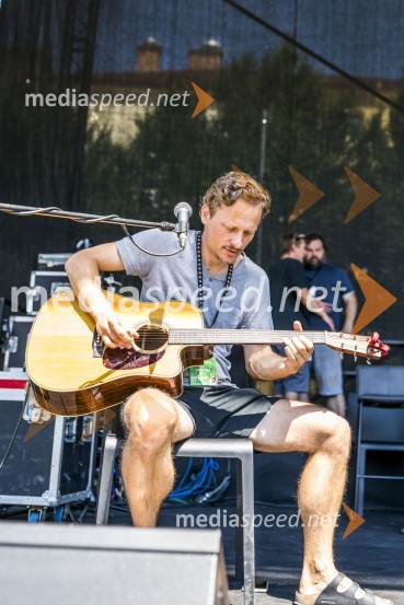 Pivo in cvetje 2021, petek