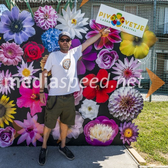 Pivo in cvetje 2021, petek