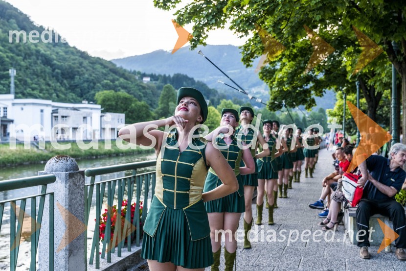 Pivo in cvetje 2021, petek