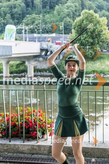 Pivo in cvetje 2021, petek