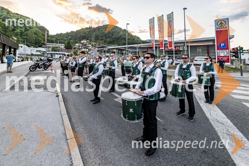 Pivo in cvetje 2021, petek