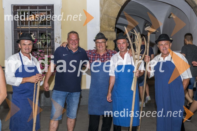 Pivo in cvetje 2021, petek