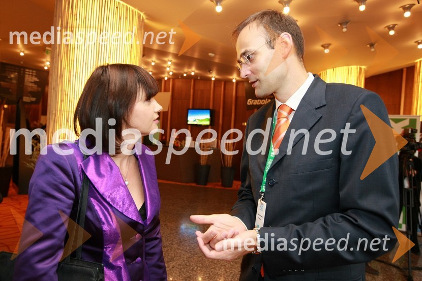 Mag. Andreja Jernejčič, članica uprave za strateško komuniciranje pri Infonet media in mag. Aleksander Salkič, vodja službe za odnose z javnostmi pri Petrolu in predsednik PRSS (Slovensko društvo za odnose z javnostmi)12. SKOJ (Slovenska konferenca o odnosih z javnostmi) 2008, 2. dan