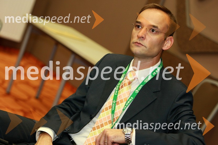 Mag. Aleksander Salkič, vodja službe za odnose z javnostmi pri Petrolu in predsednik PRSS (Slovensko društvo za odnose z javnostmi)12. SKOJ (Slovenska konferenca o odnosih z javnostmi) 2008, 2. dan