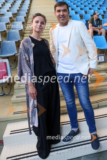  Vesna Mirtelj, stilistka;  Mario Galunič, TV voditelj40. Melodije morja in sonca 2021