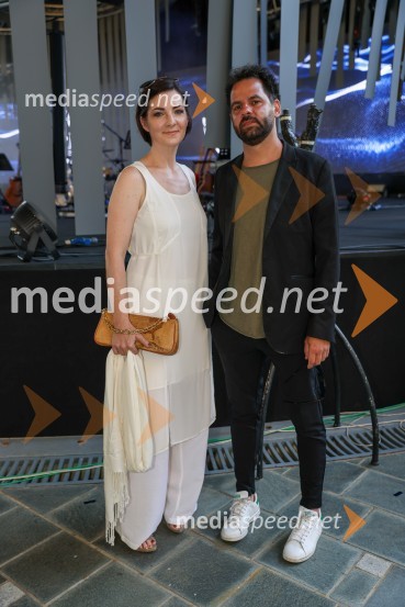  Lara Baruca, pevka;  Moreno Butinar, bobnar40. Melodije morja in sonca 2021