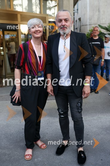  Nina Žnideršič, novinarka;  Milan Gačanovič - Gacho, modni svetovalec40. Melodije morja in sonca 2021