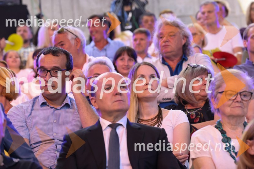  Ivan Gale, žvižgač, nekdanji vodja splošne službe na Zavodu RS za blagovne rezerve;   Đenio Zadković, župan, Občina Piran;  Anja Gale, žena Ivana Galeta40. Melodije morja in sonca 2021