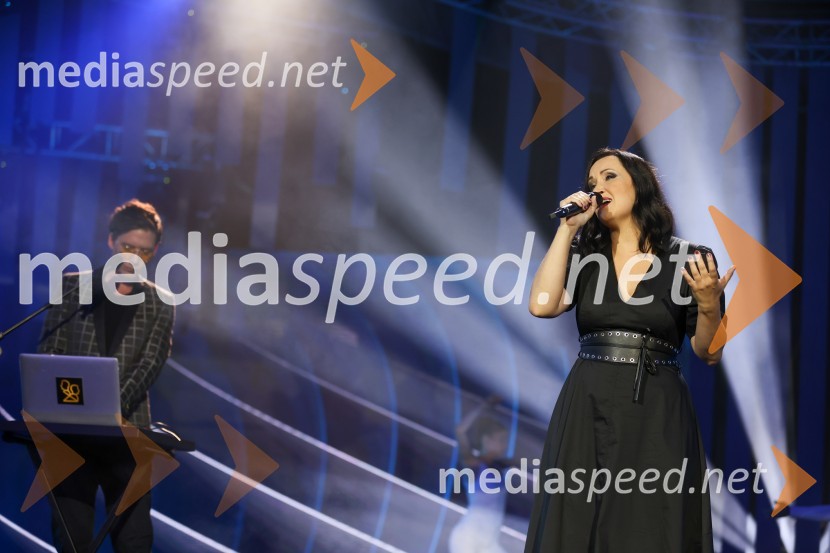  Tinkara Kovač, glasbenica40. Melodije morja in sonca 2021