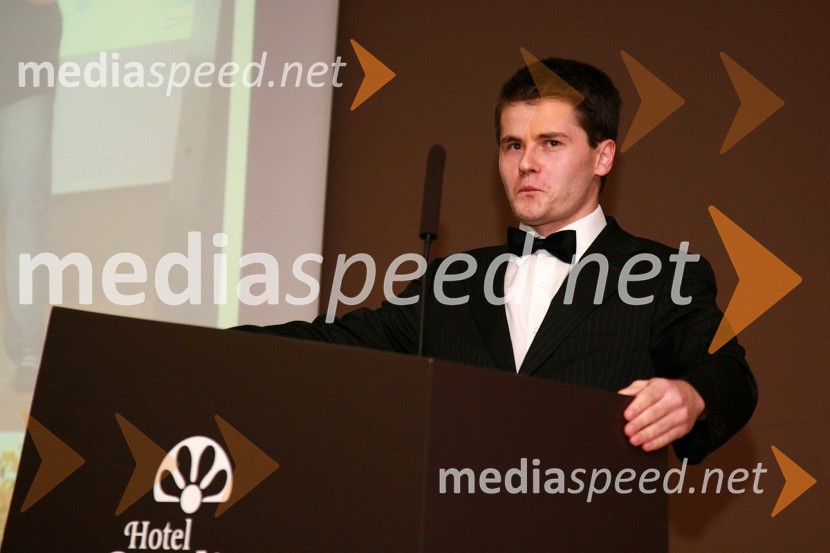 Jure Godler, imitator in povezovalec programa12. SKOJ (Slovenska konferenca o odnosih z javnostmi) 2008, 2. dan