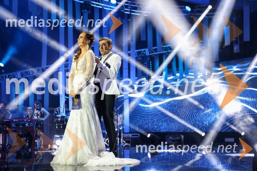  Lorella Flego, voditeljica;  Mario Galunič, TV voditelj40. Melodije morja in sonca 2021