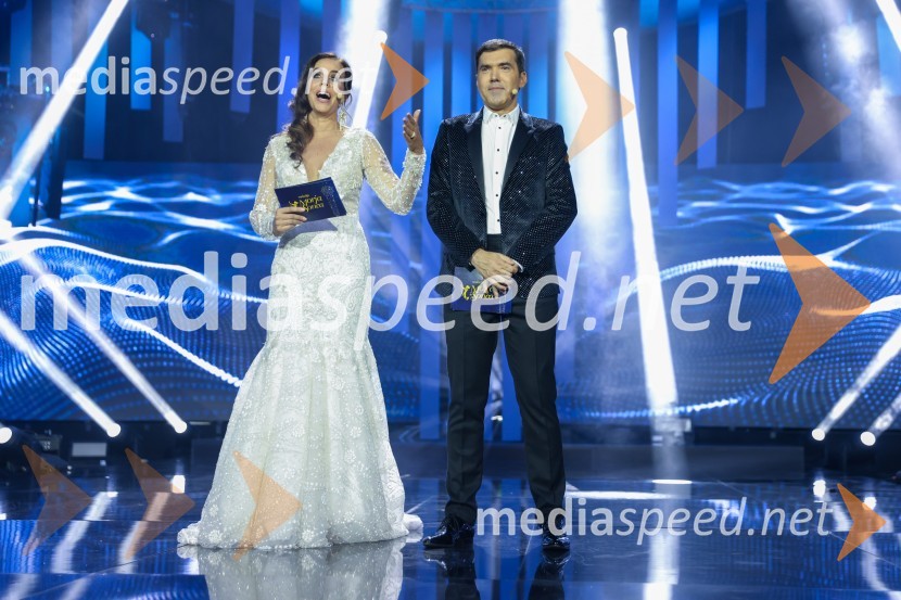  Lorella Flego, voditeljica;  Mario Galunič, TV voditelj40. Melodije morja in sonca 2021