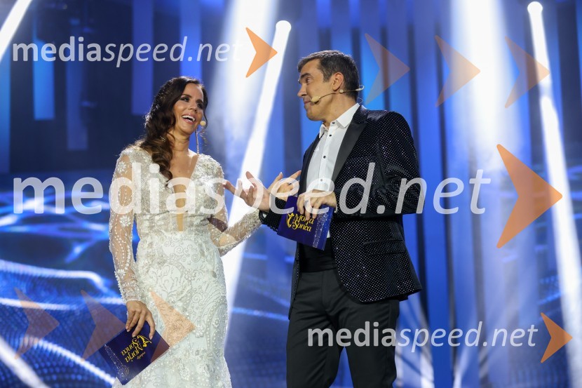  Lorella Flego, voditeljica;  Mario Galunič, TV voditelj40. Melodije morja in sonca 2021