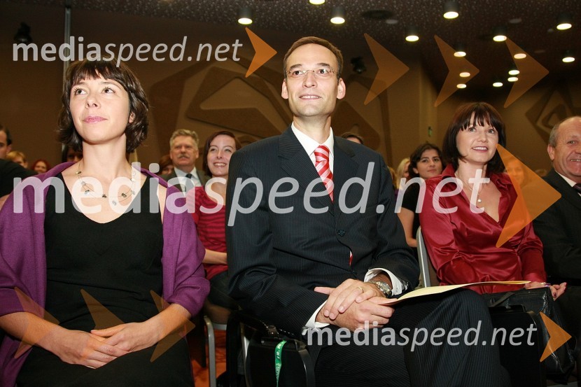 Vesna Petkovšek, podpredsednica PRSS (Slovensko društvo za odnose z javnostmi) in mag. Aleksander Salkič, vodja službe za odnose z javnostmi pri Petrolu in predsednik PRSS (Slovensko društvo za odnose z javnostmi)12. SKOJ (Slovenska konferenca o odnosih z javnostmi) 2008, 2. dan