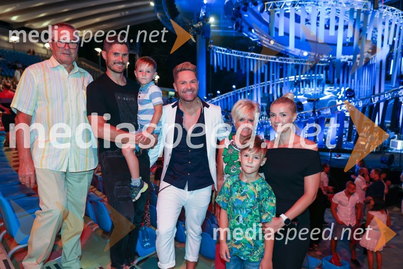 Družina Sebastiana Podgornika: starši, brat, nečaka in svakinja40. Melodije morja in sonca 2021