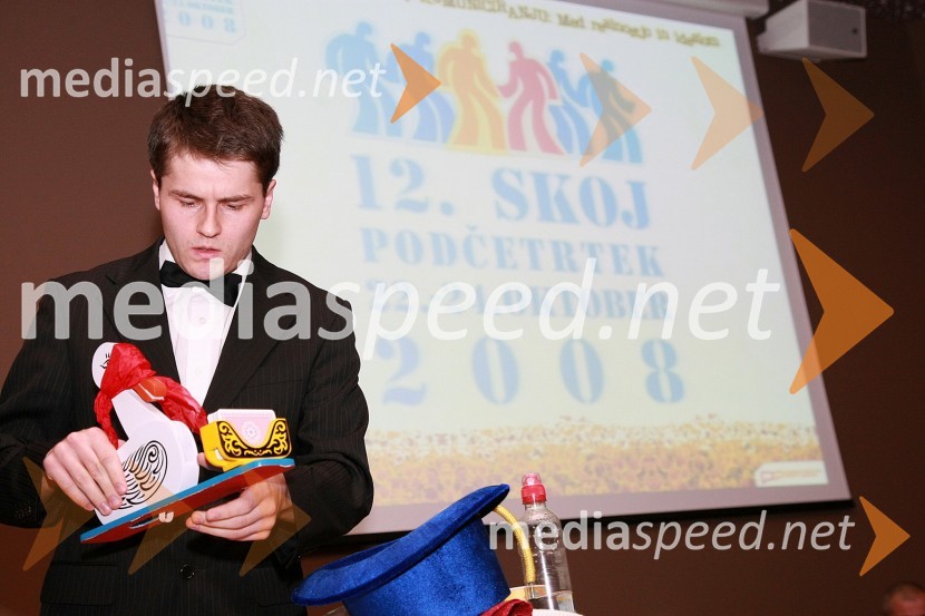 Jure Godler, imitator in povezovalec programa12. SKOJ (Slovenska konferenca o odnosih z javnostmi) 2008, 2. dan