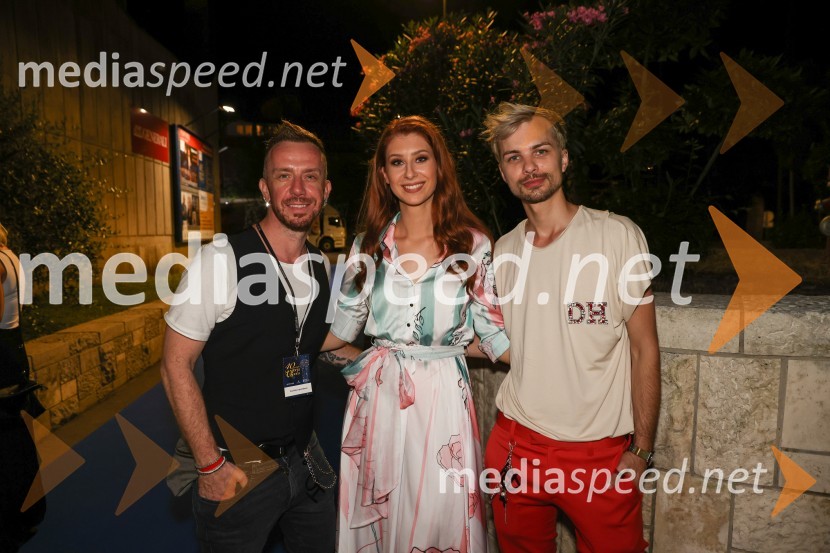  ... ;  Eva Boto, pevka;  ... 40. Melodije morja in sonca 2021