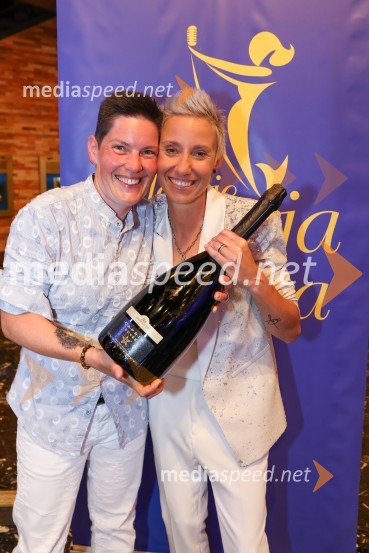  Maja Wagner;  Tatjana Mihelj, pevka40. Melodije morja in sonca 2021