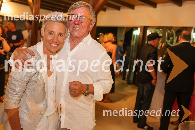  Tatjana Mihelj, pevka;  Slavko Ivančić, pevec40. Melodije morja in sonca 2021