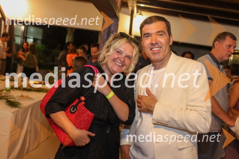  Katja Pegan,  direktorica Gledališča Koper;  Mario Galunič, TV voditelj40. Melodije morja in sonca 2021