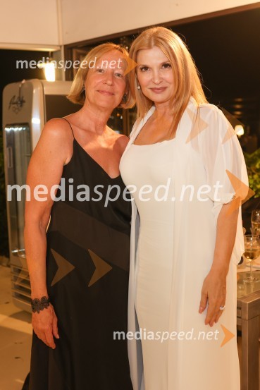  Mojca Menart, vodja založništva na RTV SLO;  Helena Blagne, pevka40. Melodije morja in sonca 2021