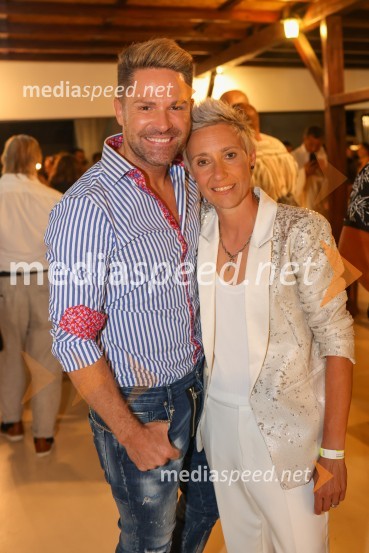  Sebastian Podgornik, pevec in plesalec;  Tatjana Mihelj, pevka40. Melodije morja in sonca 2021