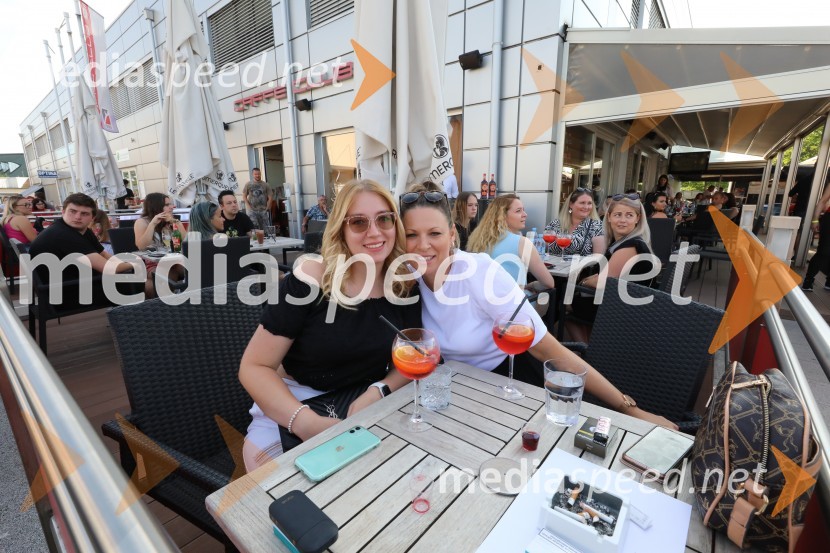 Sanjski moški žural v Mariboru