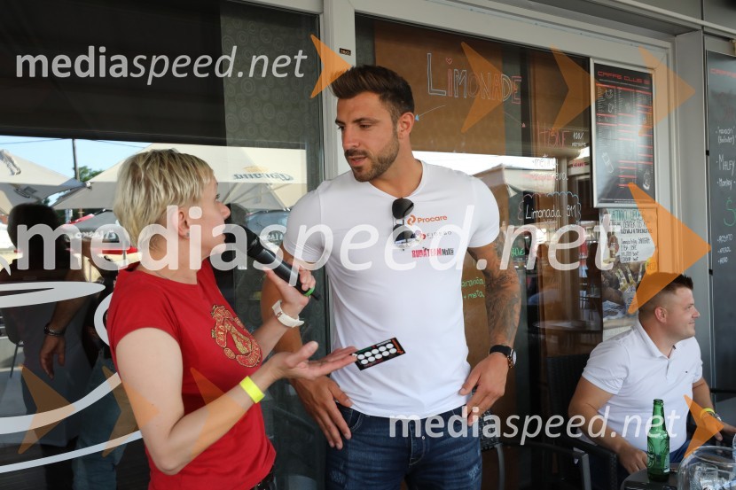  Sandra Kontrec, športna novinarka, radio Maribor;  Gregor Čeglaj, Finalist Mister Slovenije 2017, Sanjski moški 2021Sanjski moški žural v Mariboru