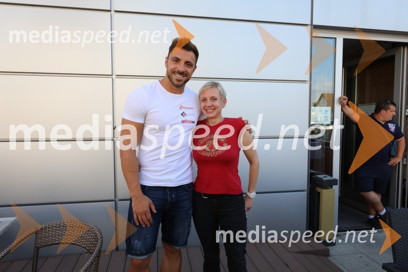  Gregor Čeglaj, Finalist Mister Slovenije 2017, Sanjski moški 2021;  Sandra Kontrec, športna novinarka, radio MariborSanjski moški žural v Mariboru