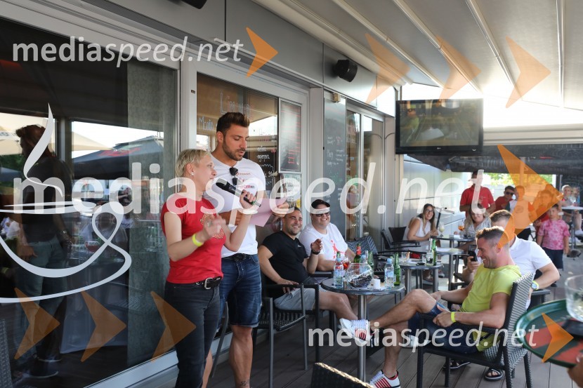  Sandra Kontrec, športna novinarka, radio Maribor;  Gregor Čeglaj, Finalist Mister Slovenije 2017, Sanjski moški 2021Sanjski moški žural v Mariboru