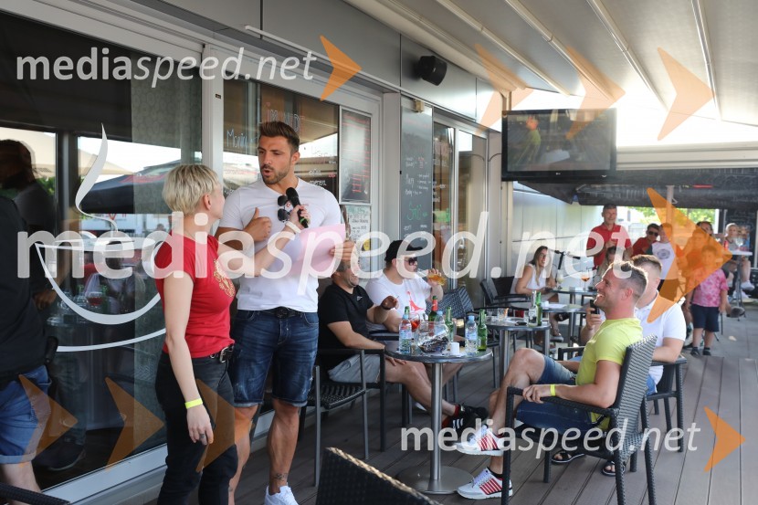  Sandra Kontrec, športna novinarka, radio Maribor;  Gregor Čeglaj, Finalist Mister Slovenije 2017, Sanjski moški 2021Sanjski moški žural v Mariboru