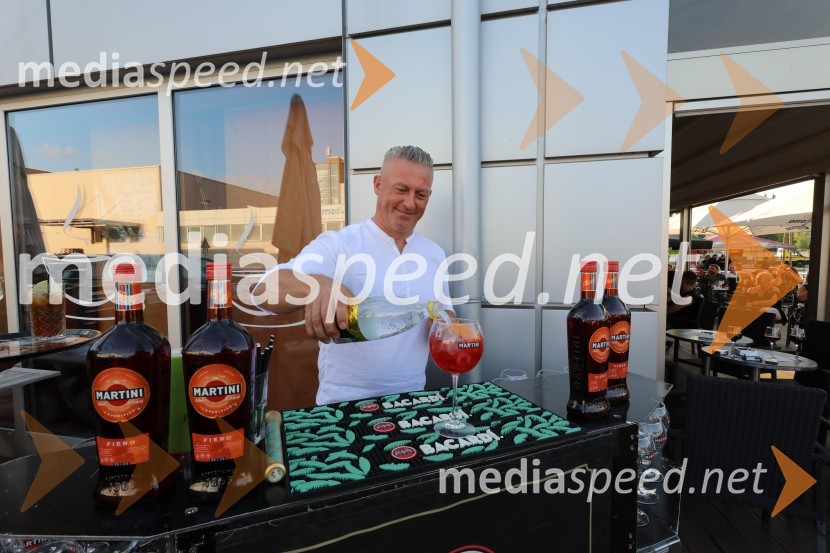 Sanjski moški žural v Mariboru