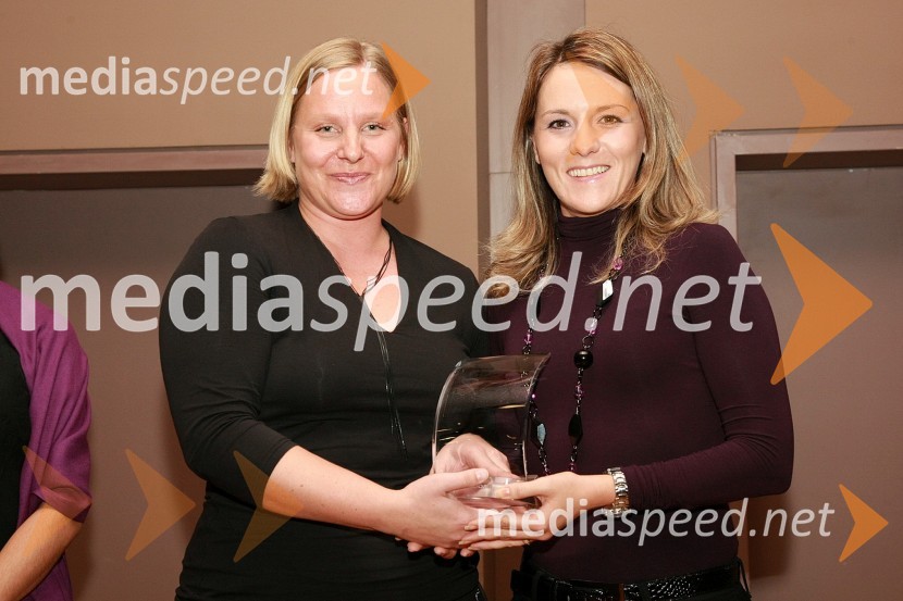 Tina Cipot Mal in ..., predstavnici podjetja Telekom (dobitniki nagrade Papirus za najboljše slovensko elektronsko interno glasilo)12. SKOJ (Slovenska konferenca o odnosih z javnostmi) 2008, 2. dan