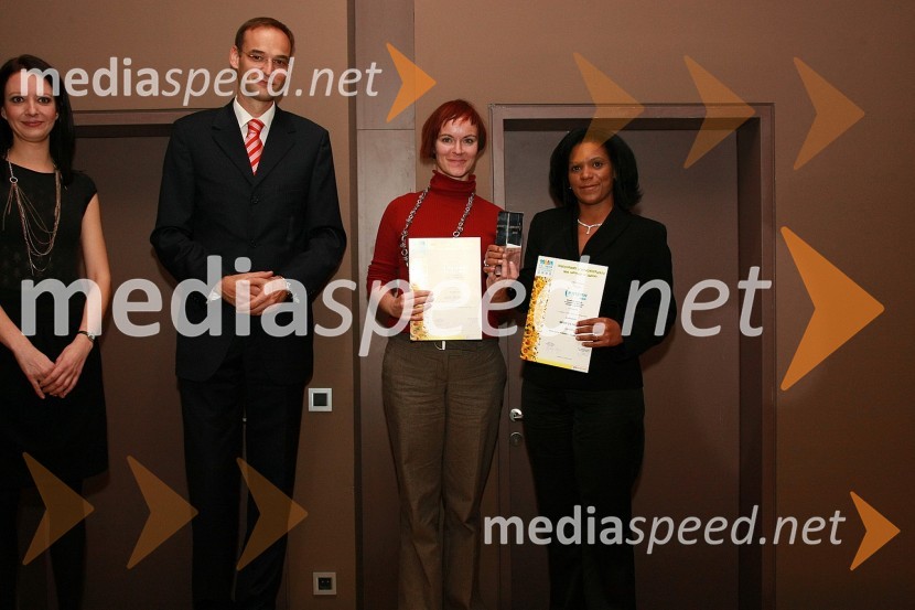 Podelitev nagrad Prizma 2008: Lejla Kogej, predsednica žirije Prizma 2008, mag. Aleksander Salkič, vodja službe za odnose z javnostmi pri Petrolu in predsednik PRSS (Slovensko društvo za odnose z javnostmi), Petra Božič Blagajac, komunikacijska skupina SPEM in Karidia Toure Zagrajšek, Nova KBM (dobitniki nagrade Prizma v kategoriji A - programi v profitni dejavnosti, celovite akcije)12. SKOJ (Slovenska konferenca o odnosih z javnostmi) 2008, 2. dan