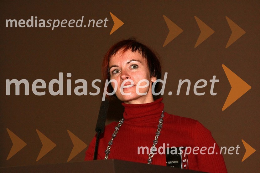 Petra Božič Blagajac, komunikacijska skupina SPEM (dobitniki nagrade Prizma v kategoriji A - programi v profitni dejavnosti, celovite akcije)12. SKOJ (Slovenska konferenca o odnosih z javnostmi) 2008, 2. dan