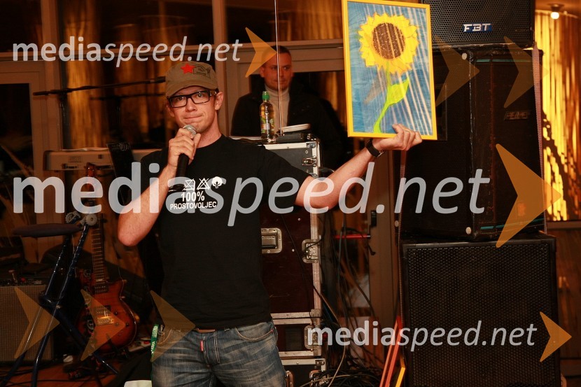 Boštjan Kljun, povezovalec dobrodelne dražbe Skojček 200812. SKOJ (Slovenska konferenca o odnosih z javnostmi) 2008, 2. dan