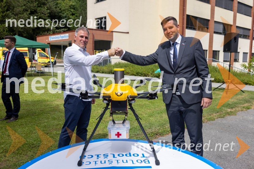 dr.med. Jurij Šorli, direktor, Bolnišnica Topolšica;  Tomaž Kokot, začasni gen. direktor, Pošta SlovenijePošta Slovenije z dronom prepeljala vzorec krvi