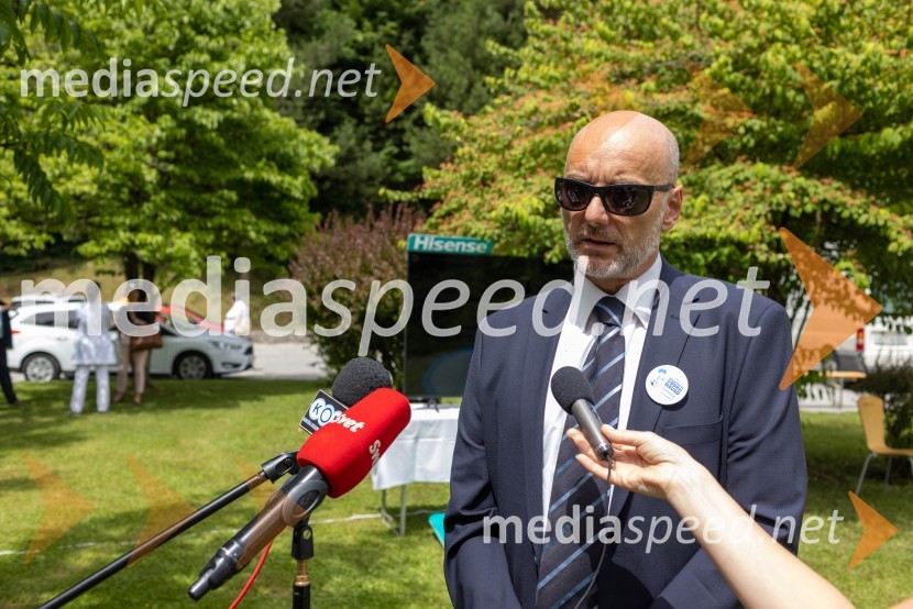 mag. Franc Windischar, državni sekretar, Ministrstvo za zdravjePošta Slovenije z dronom prepeljala vzorec krvi