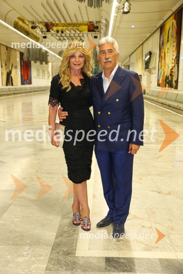  Darja Kuhar Kotnik, soustanoviteljica in podpredsednica Društva za zdravje naroda;  Rajko Kotnik, državni pravobranilec, bivši predsednik Lions Ljubljana RožnikMadama Butterfly, opera v sklopu 69. Ljubljana Festivala