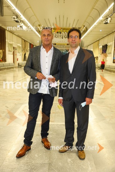  Danilo Rošker, direktor SNG Maribor;  Simon Krečič, umetniški direktor Opere SNG MariborMadama Butterfly, opera v sklopu 69. Ljubljana Festivala