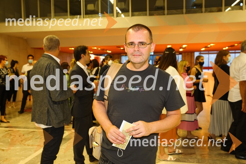  Alan Kavčič, predstavnik za odnose z javnostmi SNG MariborMadama Butterfly, opera v sklopu 69. Ljubljana Festivala