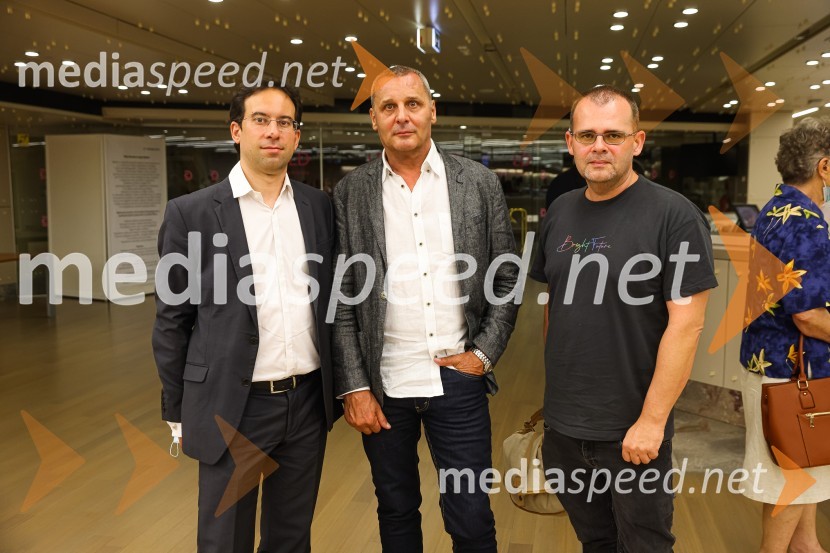  Simon Krečič, umetniški direktor Opere SNG Maribor;  Danilo Rošker, direktor SNG Maribor;  Alan Kavčič, predstavnik za odnose z javnostmi SNG MariborMadama Butterfly, opera v sklopu 69. Ljubljana Festivala