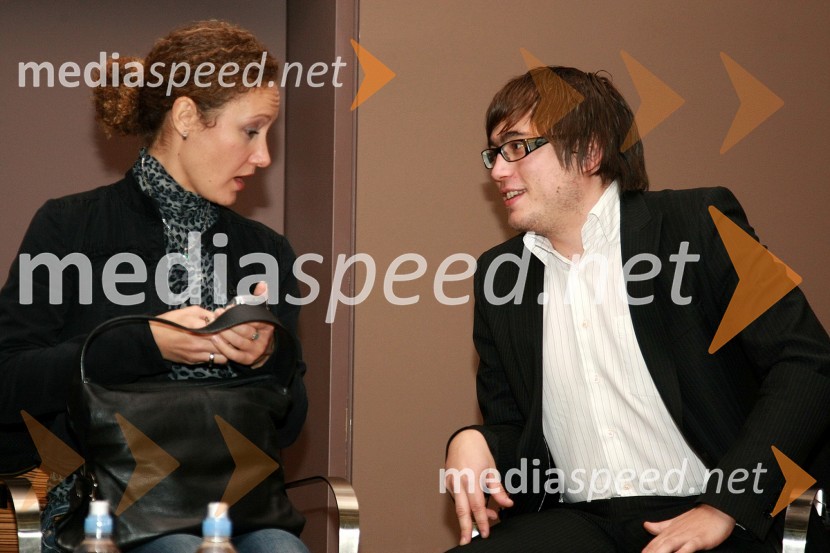 Simona Rakuša, novinarka Dnevnik.si in Matija Stepišnik, novinar časnika Večer12. SKOJ (Slovenska konferenca o odnosih z javnostmi) 2008, 3. dan