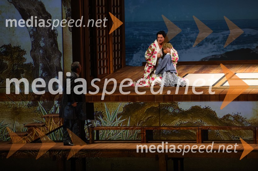  Rebeka Lokar, operna pevka;  ... Madama Butterfly, opera v sklopu 69. Ljubljana Festivala