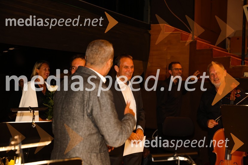  Danilo Rošker, direktor SNG Maribor;   Marijan Papež, generalni direktor, ZPIZMadama Butterfly, opera v sklopu 69. Ljubljana Festivala