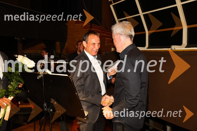   Marijan Papež, generalni direktor, ZPIZ;  Darko Kovačič, vodja kontrabasov v SNG MariborMadama Butterfly, opera v sklopu 69. Ljubljana Festivala