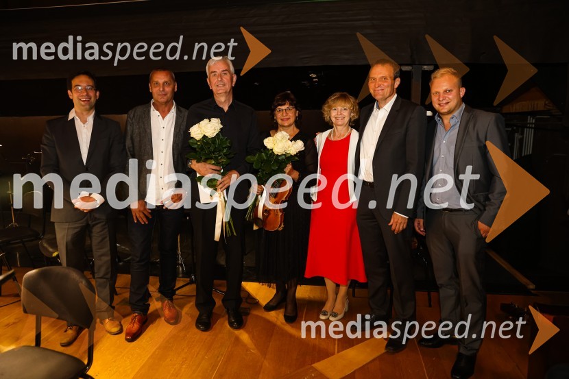  Simon Krečič, umetniški direktor Opere SNG Maribor;  Danilo Rošker, direktor SNG Maribor;  Darko Kovačič, vodja kontrabasov v SNG Maribor;  Neli Atanasova, violinistka; doc. dr. Breda Jesenšek Papež, predstojnica Instituta za fizikalno in rehabilitacijsko medicino (UKC Maribor);   Marijan Papež, generalni direktor, ZPIZ;  Peter PapežMadama Butterfly, opera v sklopu 69. Ljubljana Festivala